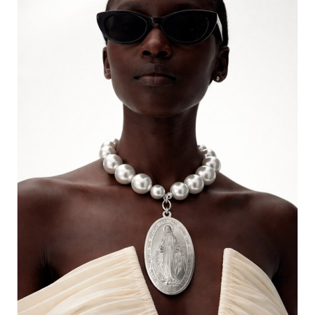 Collana Statement Perle & Medaglione Iconico
